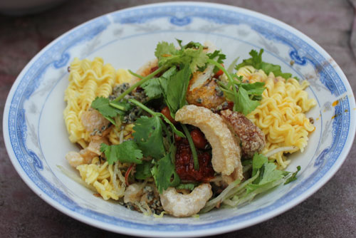 Dân dã Mì tôm Hến