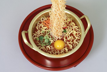 Những tác phẩm nghệ thuật siêu thực về... Mì gói!